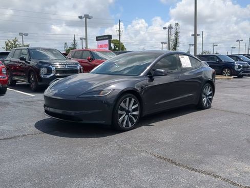 Used 2024 Tesla Model 3 Standard Range RWD image 2