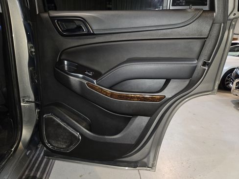 Used 2019 Chevrolet Tahoe 4WD w/ Enhanced Driver Alert Package image 22