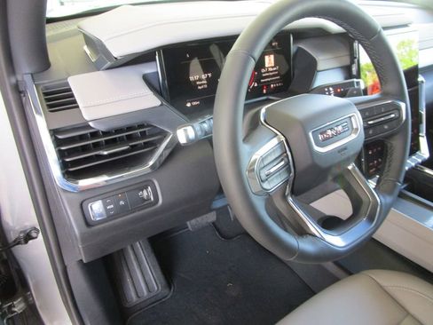 New 2026 GMC Acadia Elevation w/ Elevation Premium Package FWD image 28