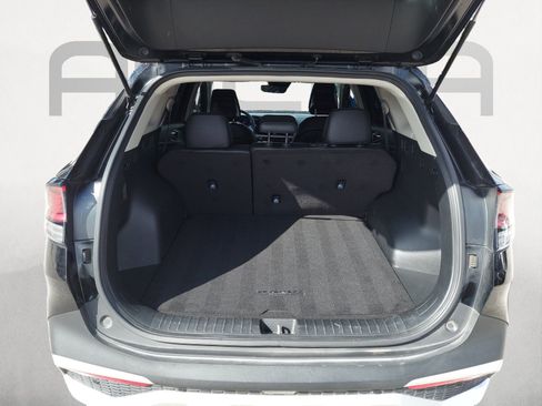 Used 2025 Kia Sportage EX FWD image 12