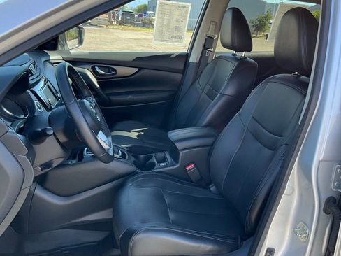 Used 2020 Nissan Rogue SL w/ Premium Package image 40