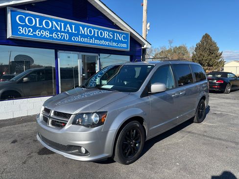 Used 2019 Dodge Grand Caravan GT image 2