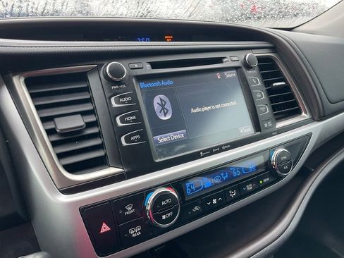 Used 2016 Toyota Highlander XLE FWD image 7