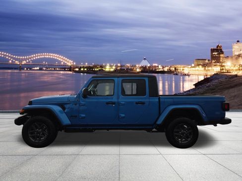 New 2026 Jeep Gladiator Sport image 2