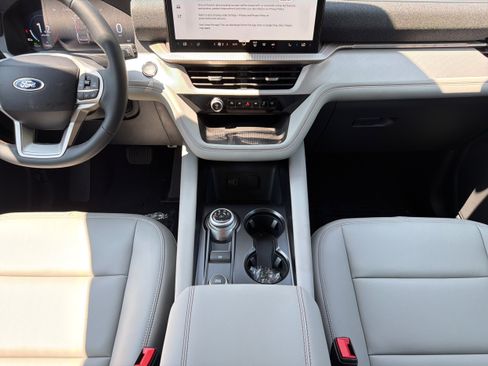 New 2026 Ford Explorer Active w/ Active Comfort Package AWD/4WD image 18