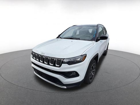 Used 2025 Jeep Compass Limited AWD/4WD image 3