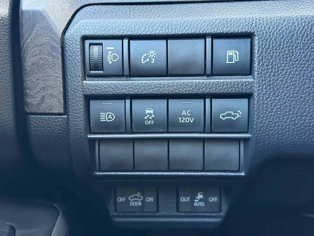 Used 2025 Toyota Tacoma Limited AWD/4WD image 11