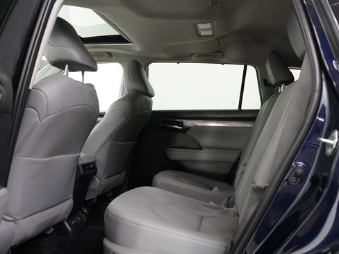 Used 2026 Toyota Highlander Limited image 20