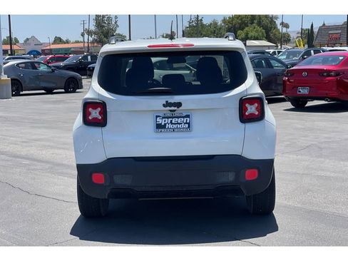 Used 2017 Jeep Renegade Altitude FWD image 4