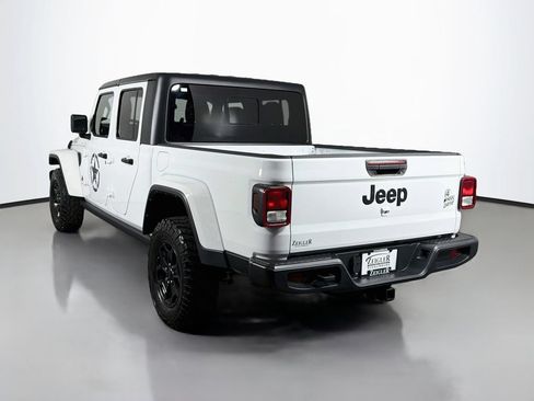 Used 2022 Jeep Gladiator Sport AWD/4WD image 5
