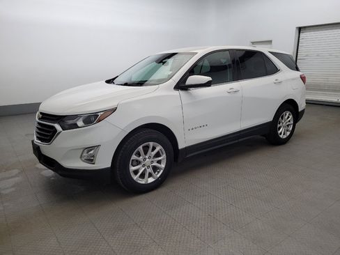 Used 2020 Chevrolet Equinox LT image 2