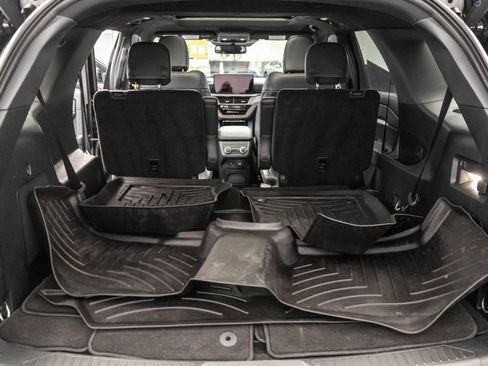 Used 2025 Ford Explorer ST-Line w/ Premium Package AWD/4WD image 34