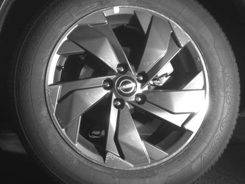 Used 2025 Nissan Rogue SV image 14