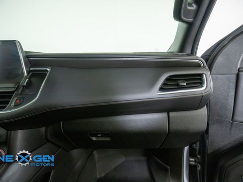 Used 2024 GMC Yukon XL AT4 w/ AT4 Premium Plus Package AWD/4WD image 43