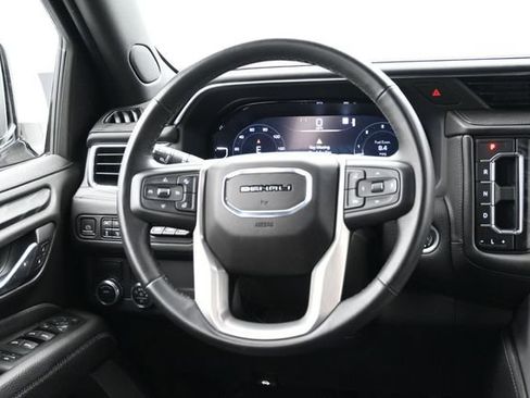 Used 2023 GMC Yukon Denali RWD image 13