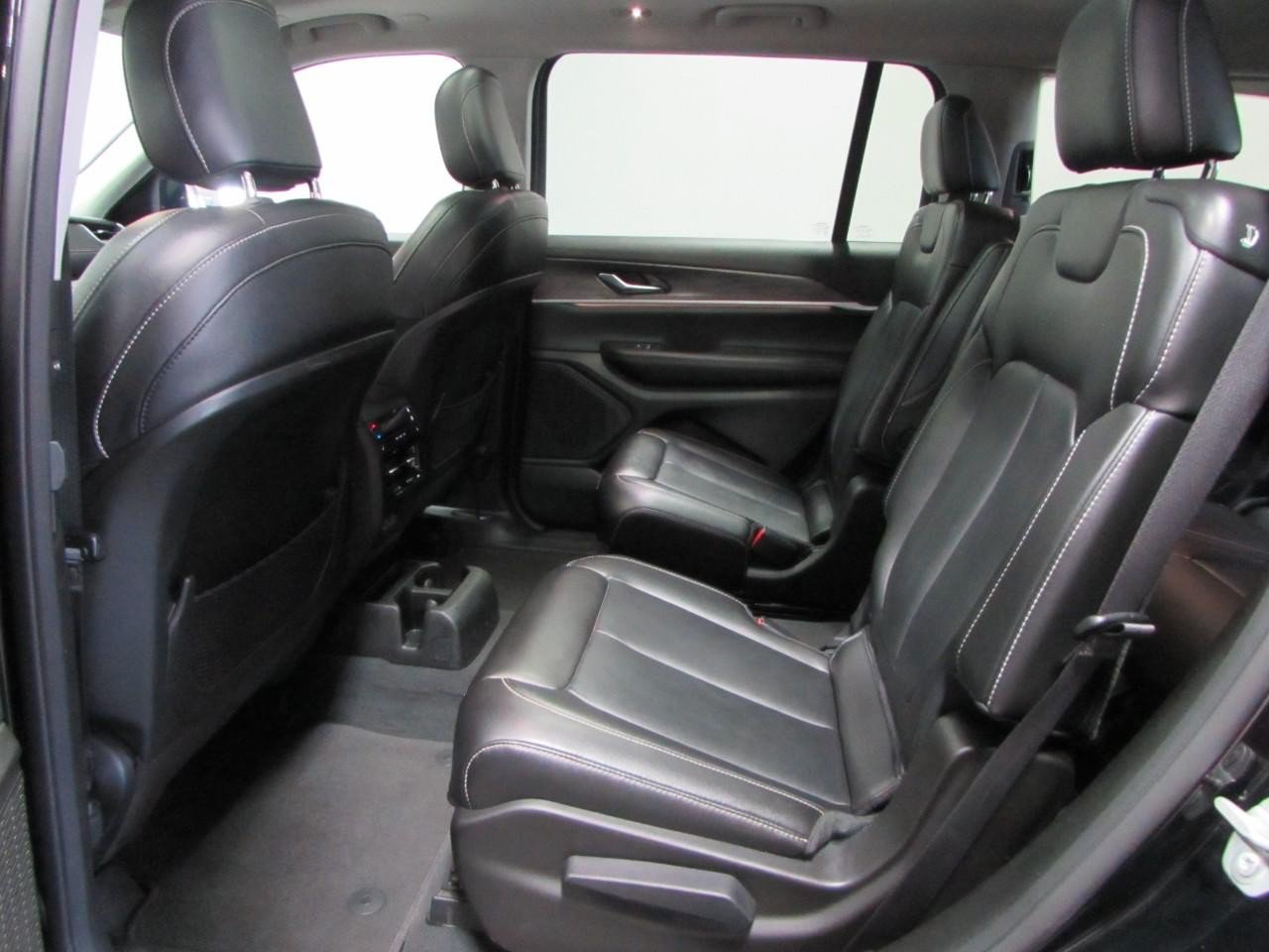 Used 2023 Jeep Grand Cherokee L Limited AWD/4WD image 15