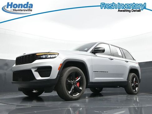 Used 2023 Jeep Grand Cherokee Altitude AWD/4WD image 36