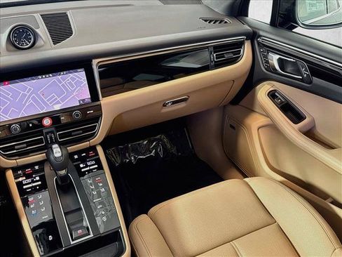 New 2026 Porsche Macan AWD/4WD image 21