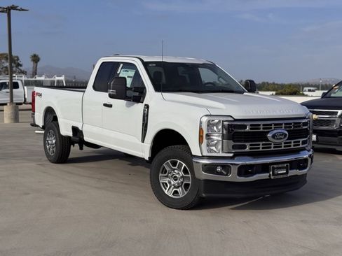 New 2025 Ford F350 XLT w/ FX4 Off-Road Package AWD/4WD image 2