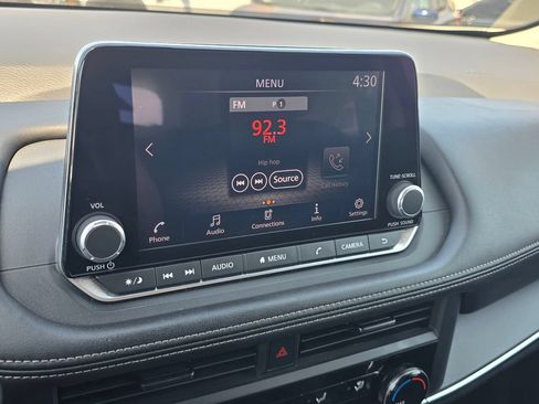 Used 2024 Nissan Rogue S FWD image 22
