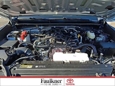 Certified 2025 Toyota 4Runner SR5 AWD/4WD image 27