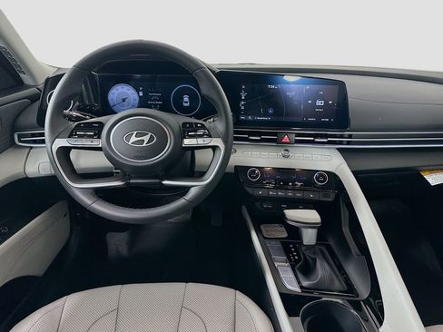 New 2026 Hyundai Elantra Limited FWD image 18