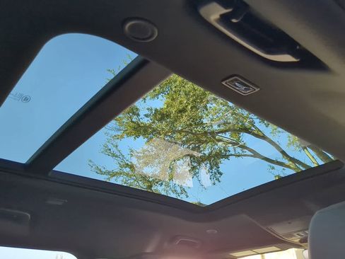 Used 2022 Land Rover Defender 110 X-Dynamic SE image 23