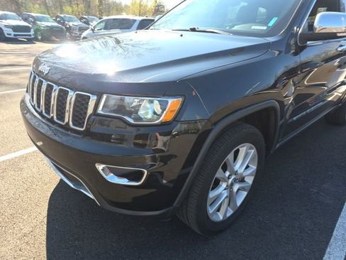 Used 2017 Jeep Grand Cherokee Limited image 12