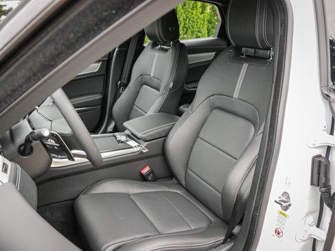 Used 2024 Jaguar XF R-Dynamic SE AWD/4WD image 16