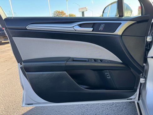 Used 2018 Ford Fusion S image 15