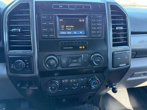 Used 2019 Ford F250 XLT w/ XLT Value Package image 23