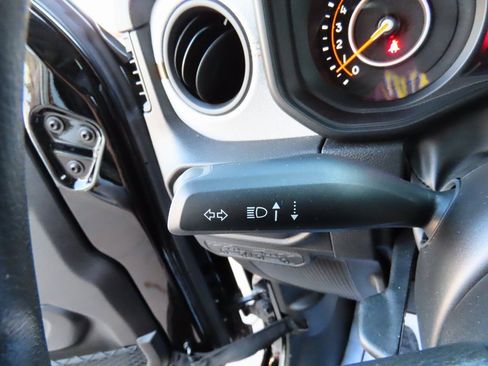 Used 2025 Jeep Gladiator Sport image 35