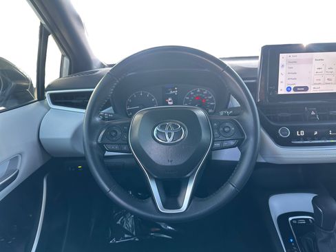 Used 2025 Toyota Corolla SE w/ Convenience Package FWD image 12
