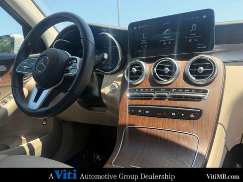 Used 2021 Mercedes-Benz GLC 300 4MATIC image 31