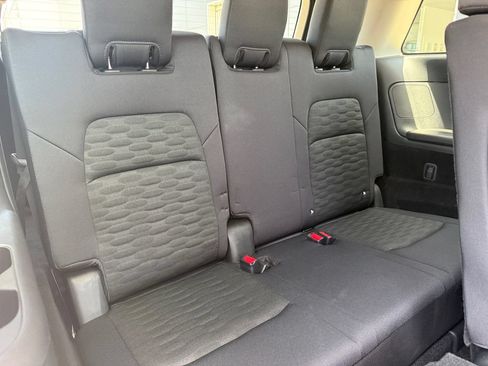 Used 2025 Nissan Pathfinder SV FWD image 25