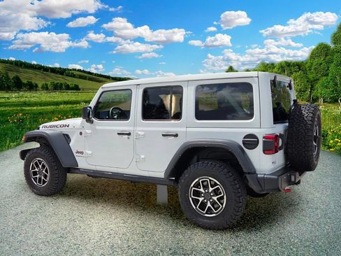 Used 2024 Jeep Wrangler Unlimited Rubicon AWD/4WD image 4