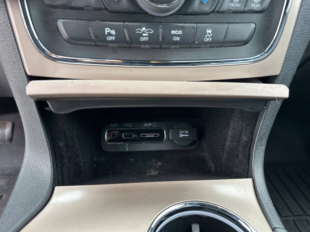 Used 2015 Jeep Grand Cherokee Overland w/ Advanced Technology Group AWD/4WD image 35