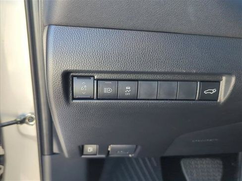Certified 2023 Toyota Venza LE AWD/4WD image 18