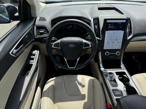 Certified 2022 Ford Edge Titanium AWD/4WD image 5