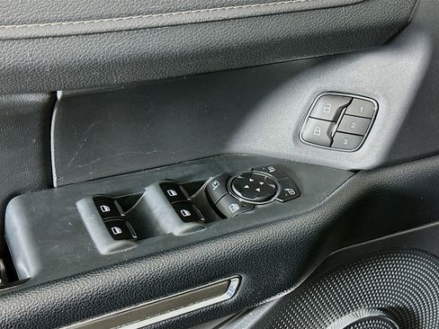 Used 2024 Ford Expedition XLT image 15