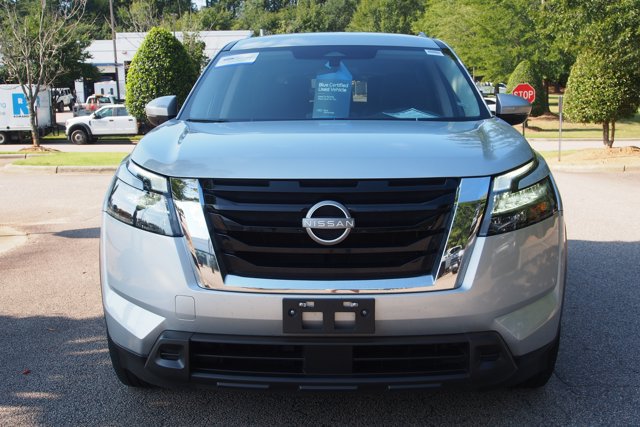 Used 2024 Nissan Pathfinder SV FWD image 2