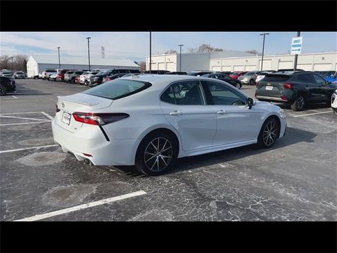 Used 2024 Toyota Camry SE w/ Convenience Package image 8