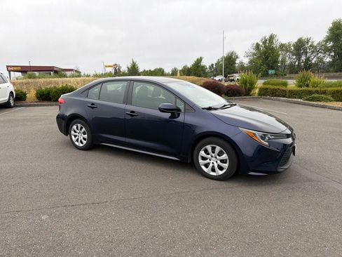 Used 2024 Toyota Corolla LE FWD image 2