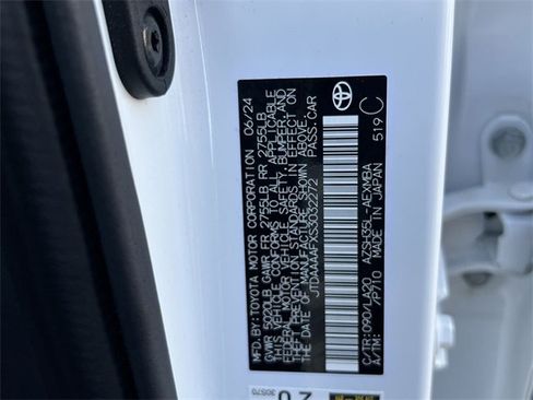 Used 2025 Toyota Crown XLE image 32