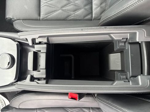 Certified 2024 Nissan Rogue Platinum AWD/4WD image 16