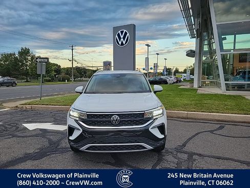Certified 2023 Volkswagen Taos SE AWD/4WD image 2