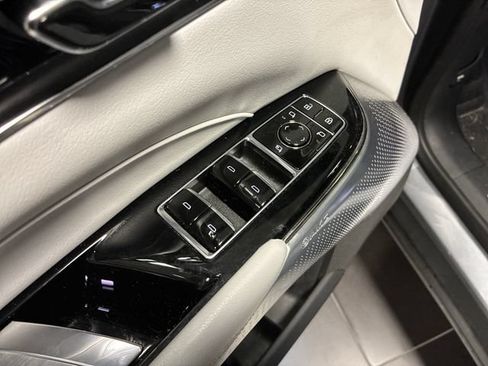 Used 2023 Cadillac Lyriq 2WD image 11