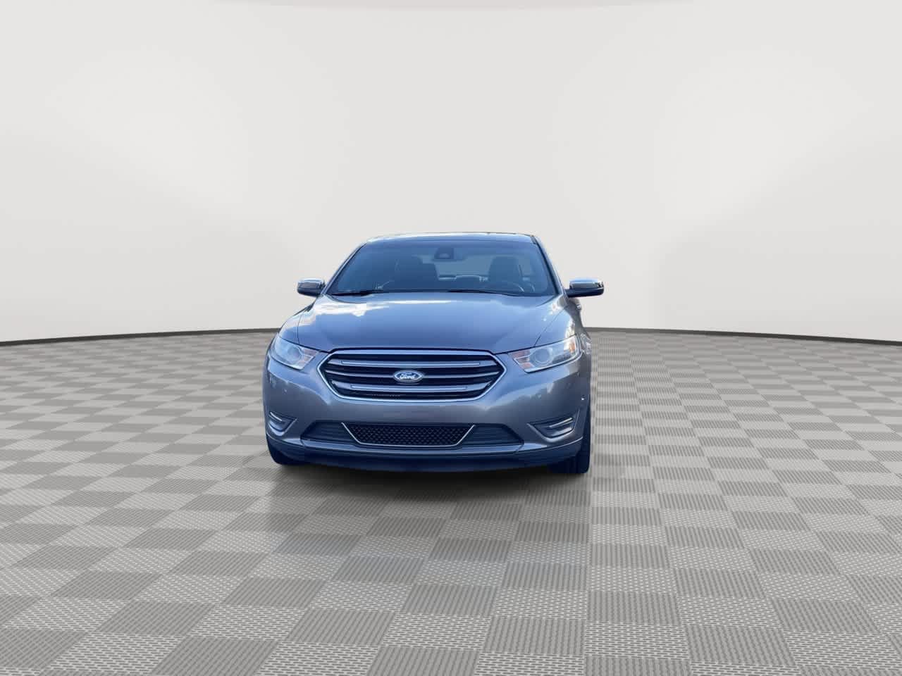 Used 2013 Ford Taurus Limited FWD image 3