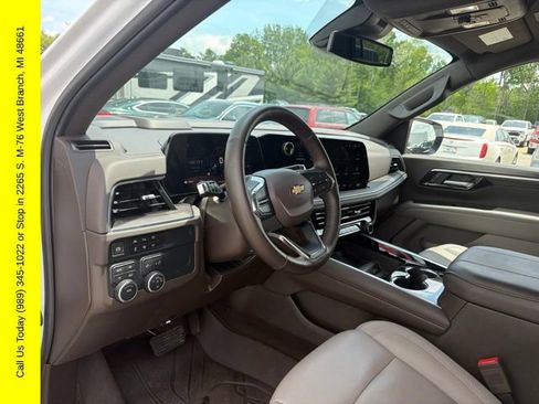 Used 2025 Chevrolet Suburban LT w/ Comfort Package AWD/4WD image 15