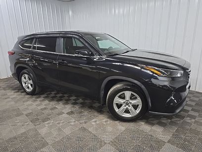 Used 2023 Toyota Highlander LE